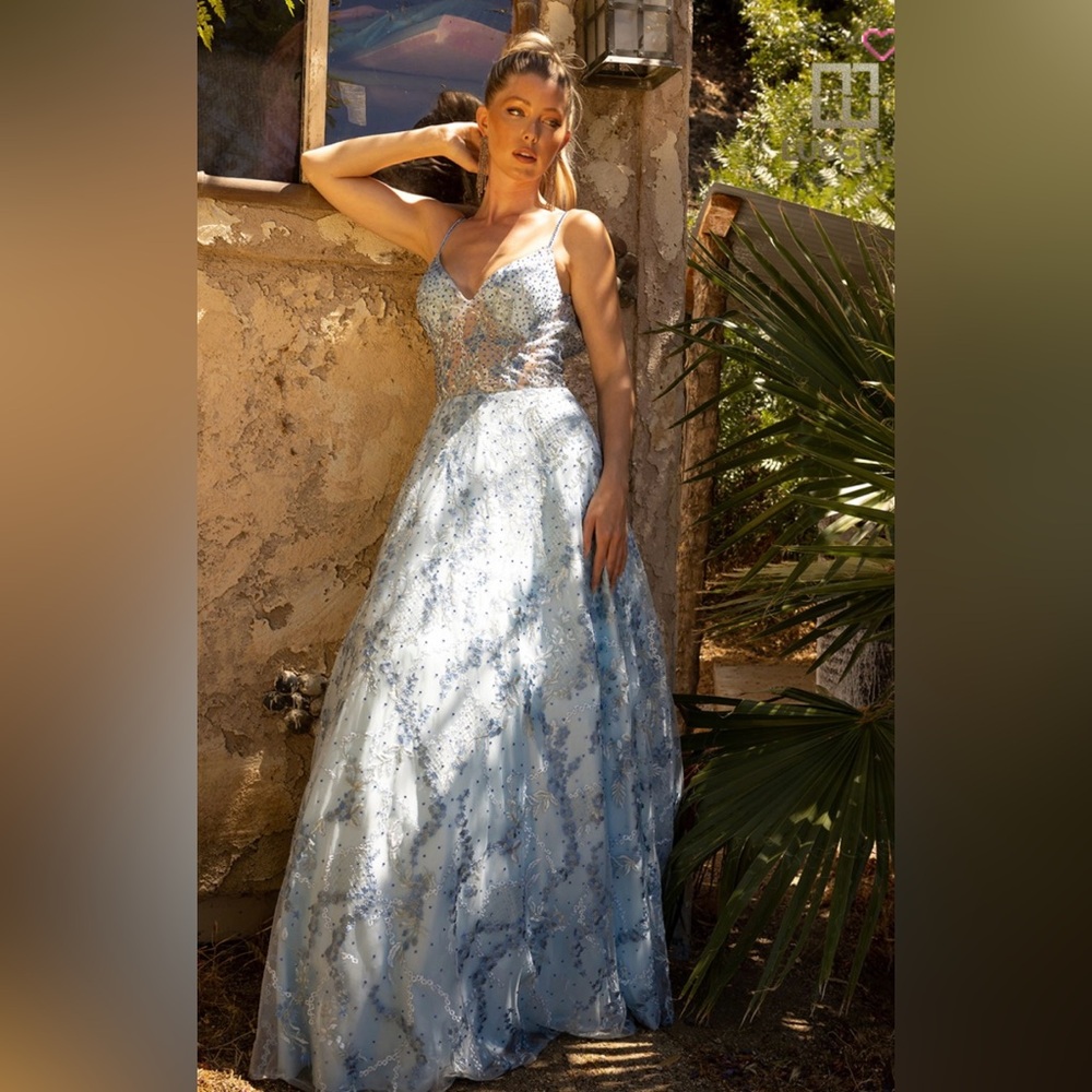 180 NWT Luccj Lu $473 Stunning Blue Lace Evening Gown Size 10 - Picture 3 of 10